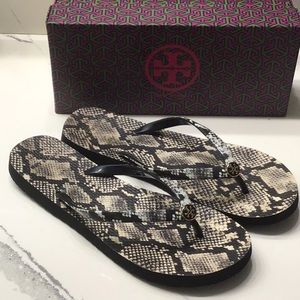 TORY BURCH flip flops